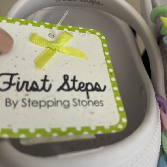 New First Steps Girls flower White Shoes Size 3 - Picture 11 of 12